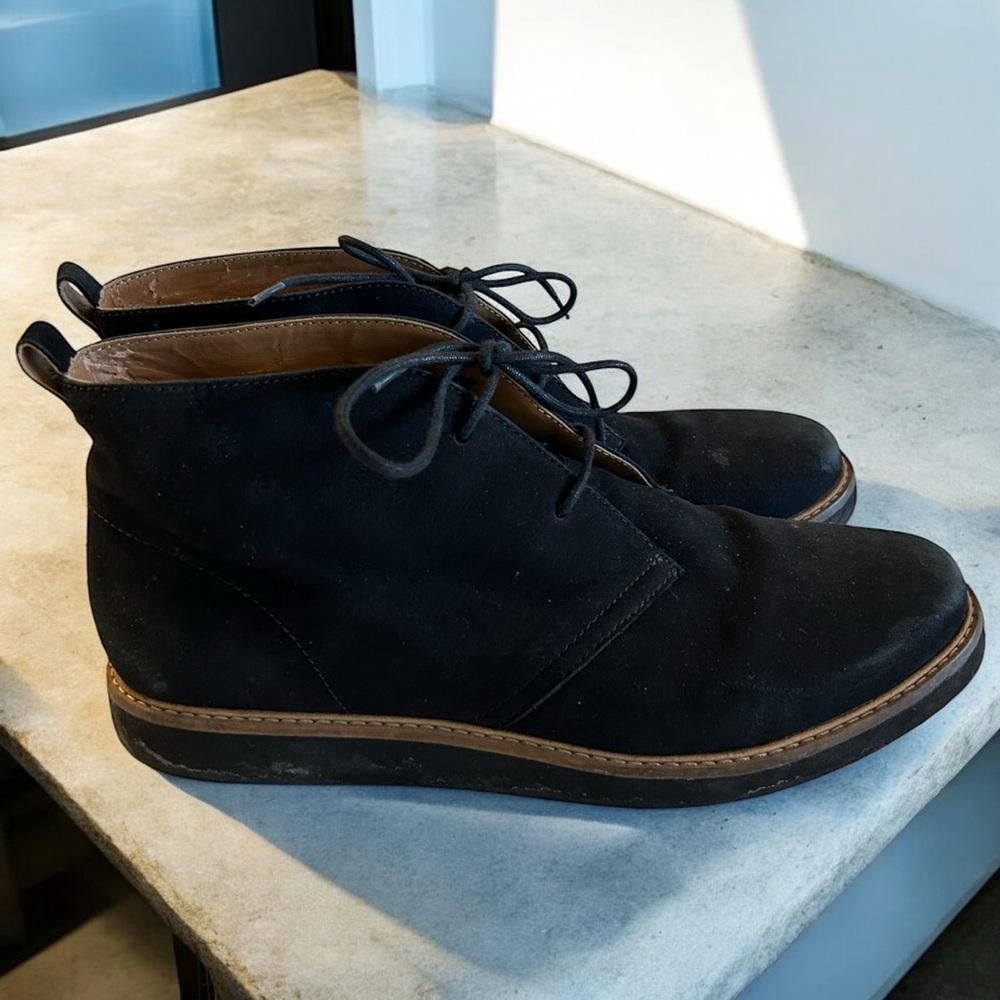 Clarks Artisan Glick Willa Chukka Black Suede Women's Lace Up Boots Size: 8.5